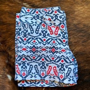 Tommy Hilfiger shorts size 10–red/navy print